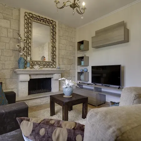 Apartment Luxury 2br 50m From