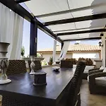 Luxury 2br 50m From